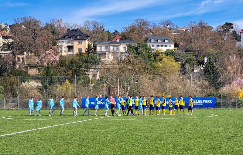 Gemischtes Wochenende für den Laubegaster Großfeld-Nachwuchs
