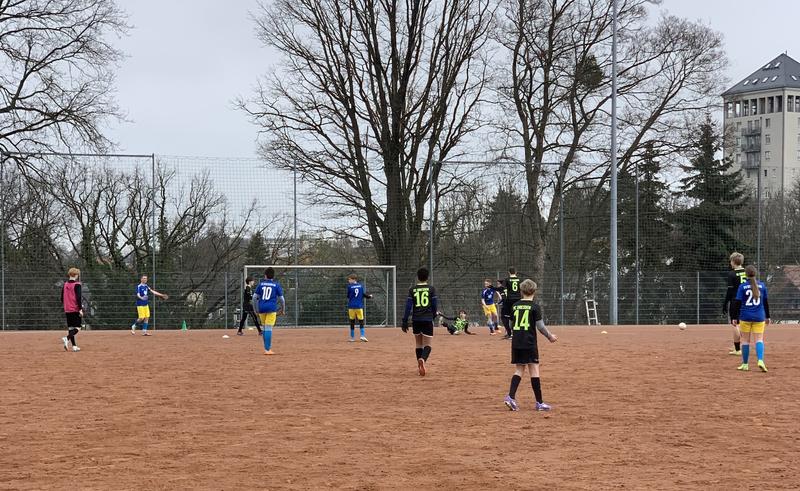 Gemischtes Wochenende für den Laubegaster Großfeld-Nachwuchs